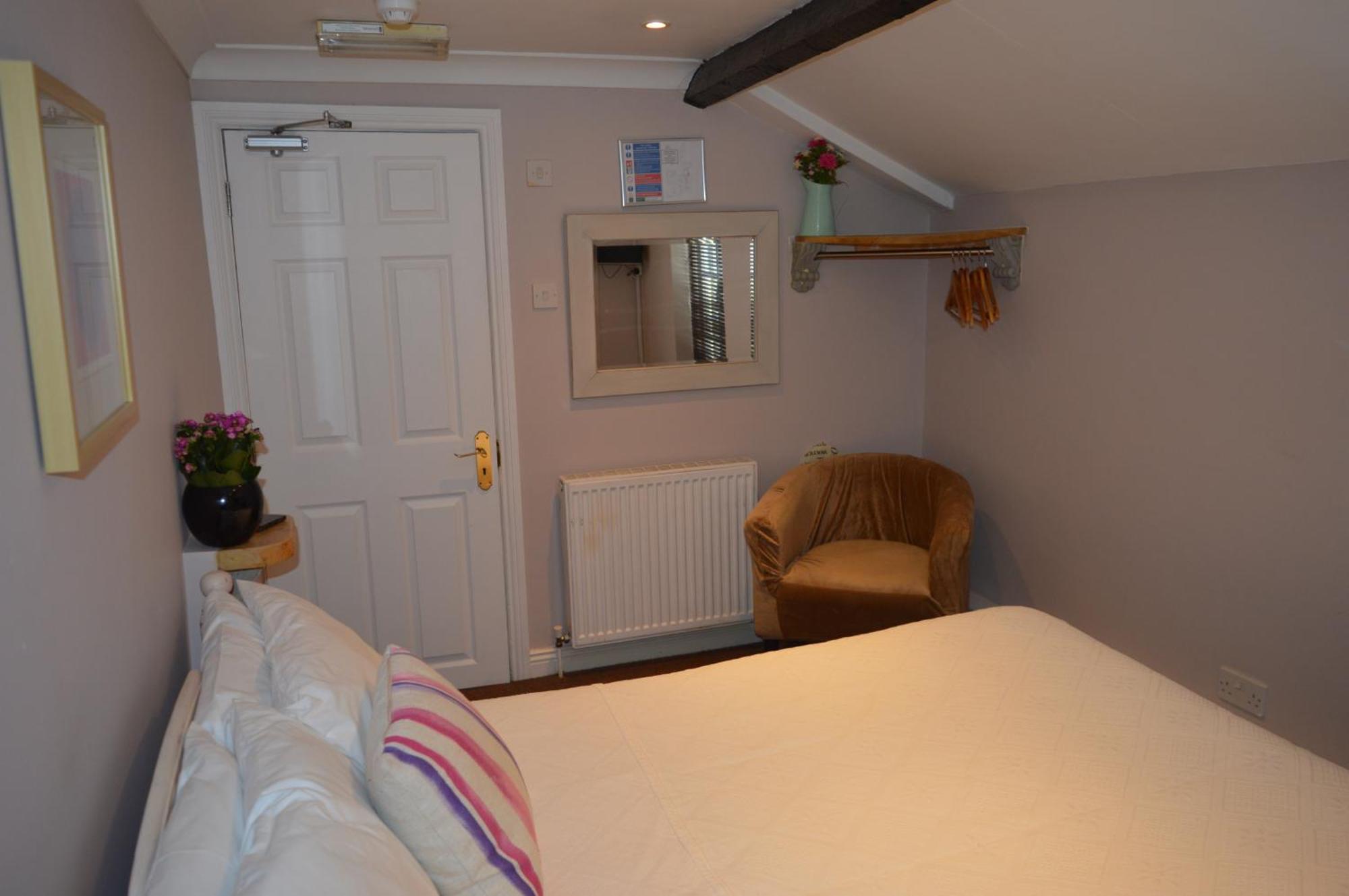 Мини-отель The Arms Hotel, Somerset
